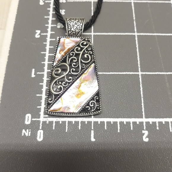 Vintage Lia Sophia Simulated Abalone Shell Pendant Corded Necklace Approx. 22" L - Picture 6 of 7